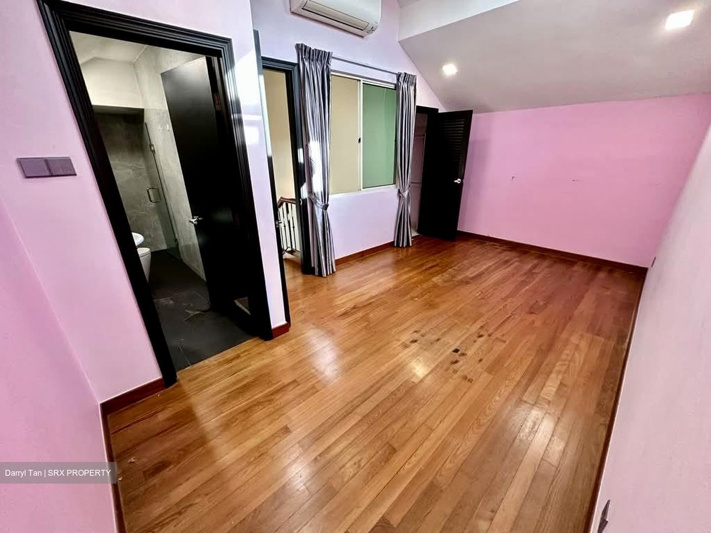 Kingsville (D10), Semi-Detached #575491481